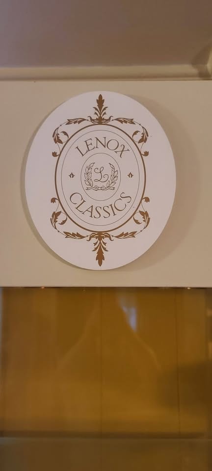 Lenox Glass Case